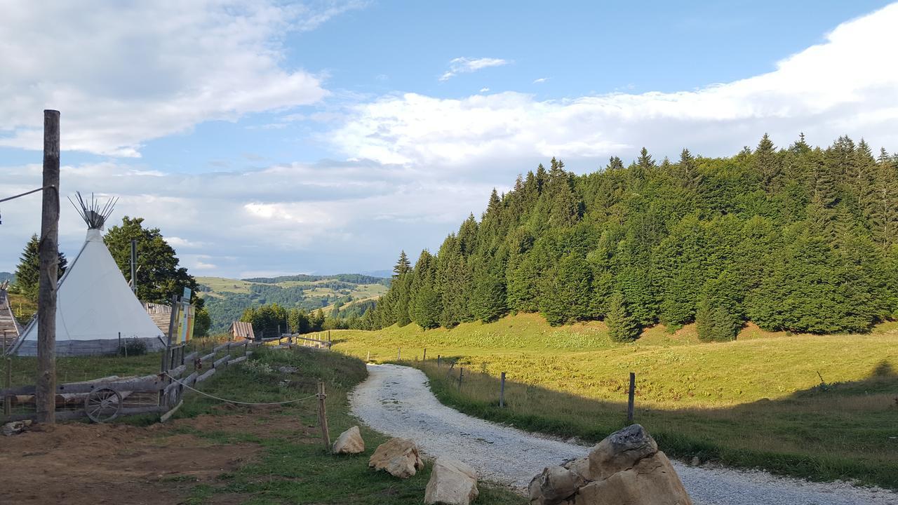Village Tipi La Féclaz Εξωτερικό φωτογραφία